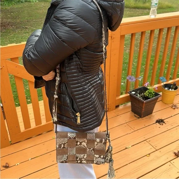 Michael Michael Kors Vivian Woven Medium Messenger - Picture 9 of 15